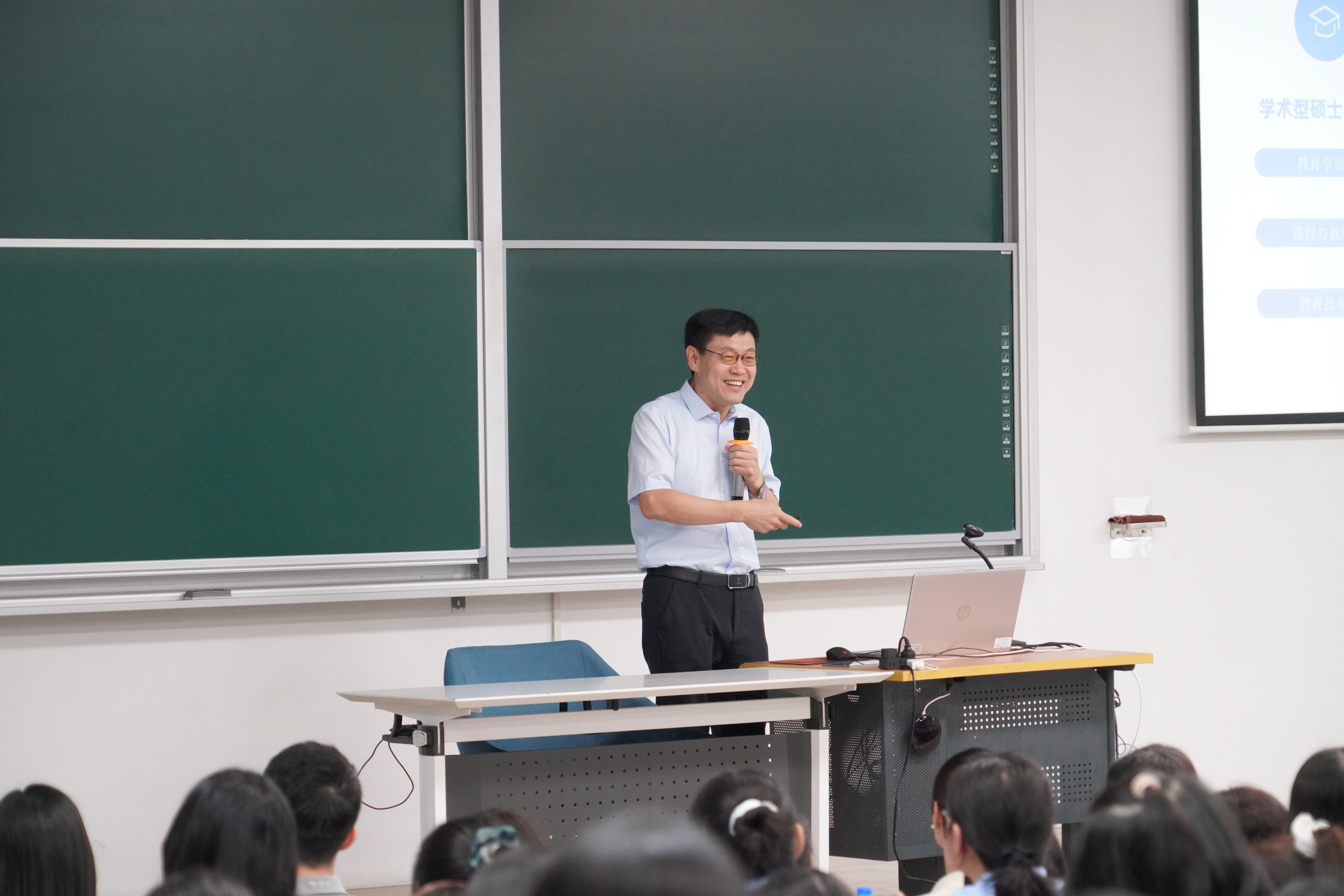 杜育红院长.JPG