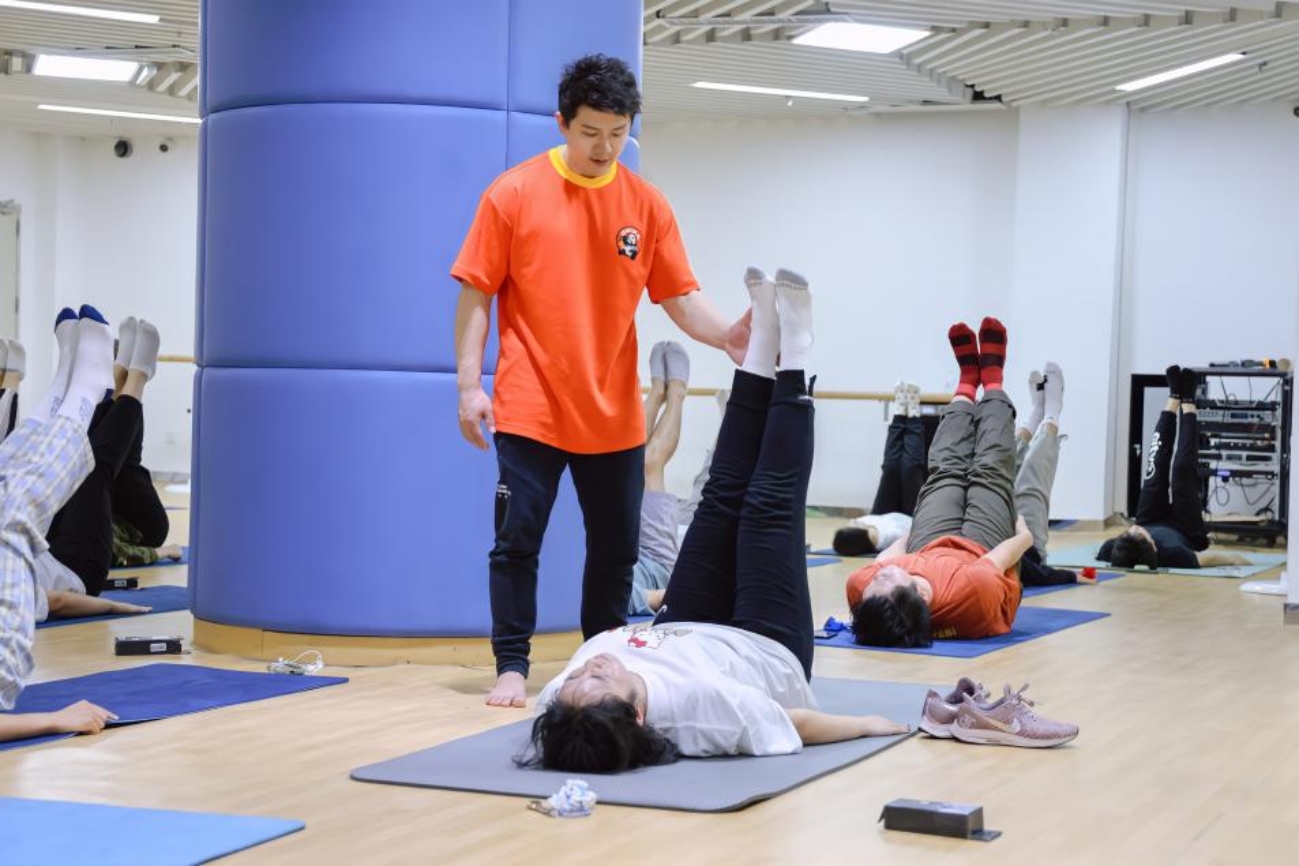 C:\Users\Administrator\Desktop\陈一冰专访\2.jpg2 C:\Users\Administrator\Desktop\陈一冰专访\2.jpg2